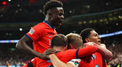 萨卡帮助英格兰队重回正轨，此前德国队利用英格兰队熟悉的防守漏洞获利。